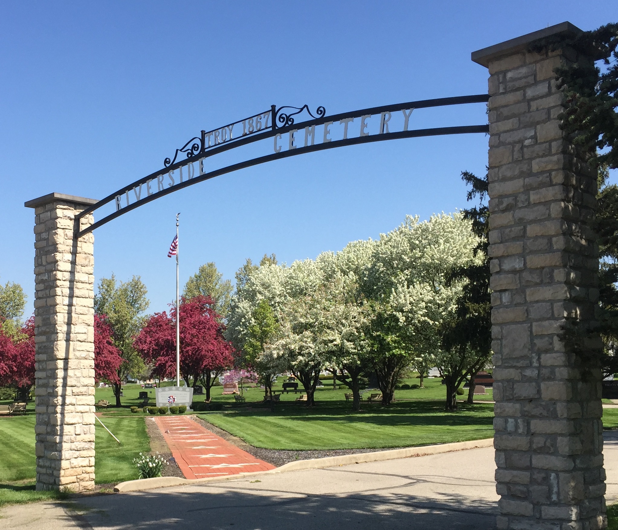 Riverside Cemetery
